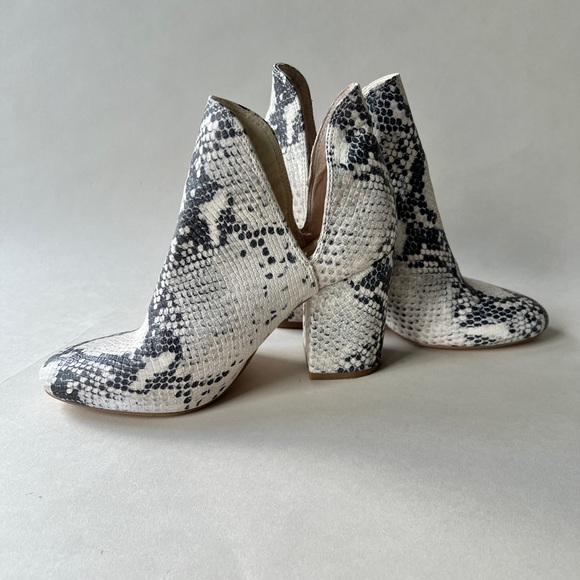 Steve Madden Rookie Ankle Booties - Picture 3 of 7